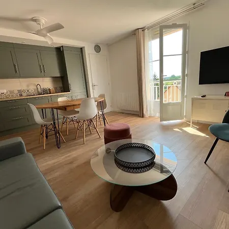 T3 Confortable A Avec Balcon Et Wifi - Fr-1-541-199 * La Roche-Posay